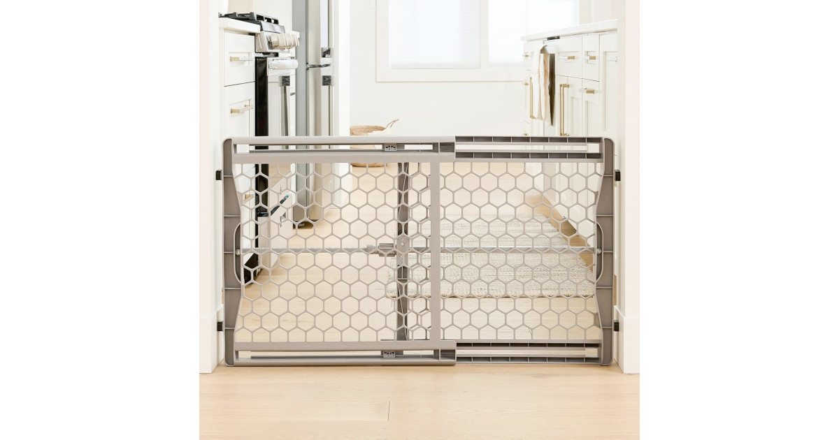 Amazon：Plastic Adjustable Extra Wide Baby Gate只賣$24.19